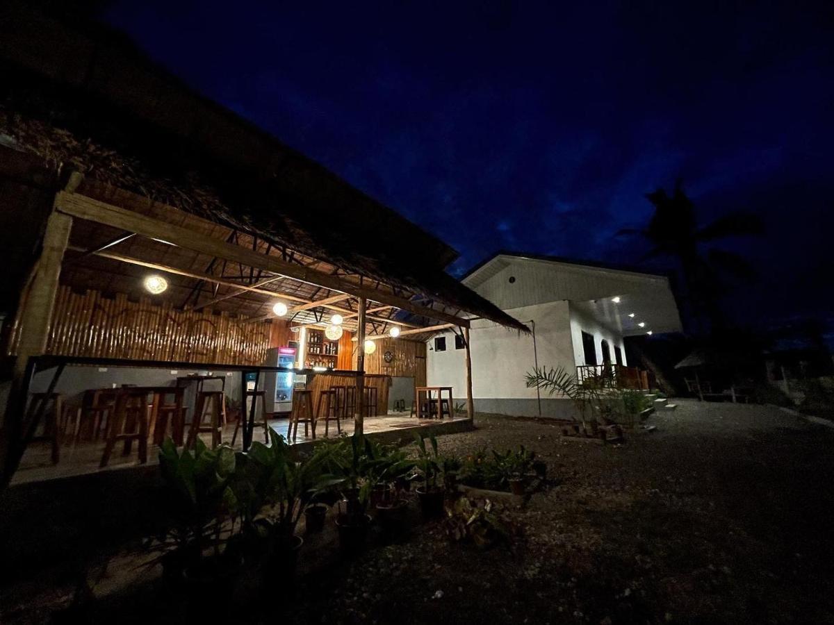 Momo Hostel Моалбоал Екстериор снимка