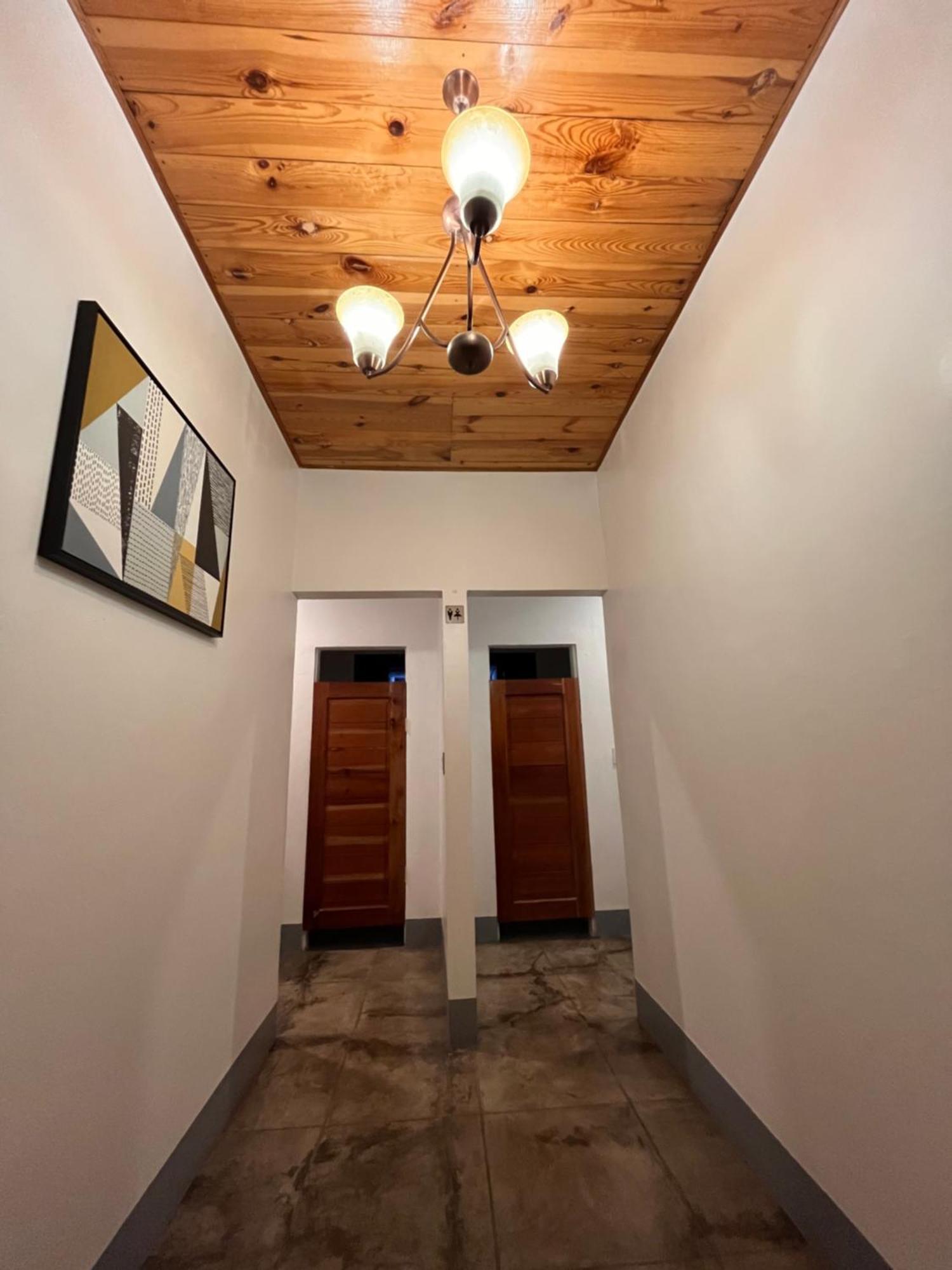 Momo Hostel Моалбоал Екстериор снимка